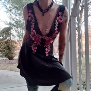 Romantic Rose Applique Lowcut Sexy Black Dress **S